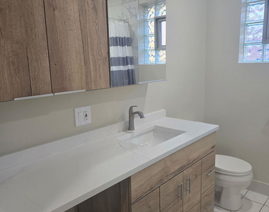 4116 W 109 Street - Photo Thumbnail 12