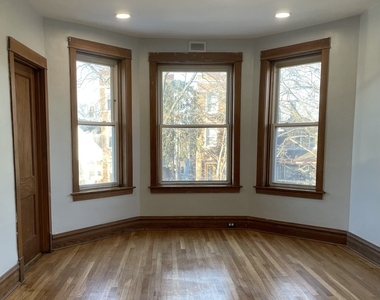 4147 N Monticello Avenue - Photo Thumbnail 4