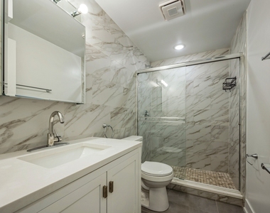 2237 S Sacramento Avenue - Photo Thumbnail 8