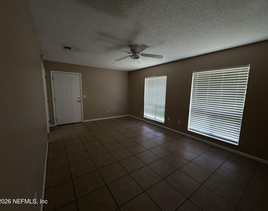 808 Meadowbrook Drive - Photo Thumbnail 6