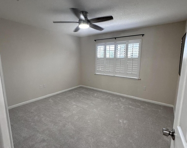 400 Timberwalk Court - Photo Thumbnail 13
