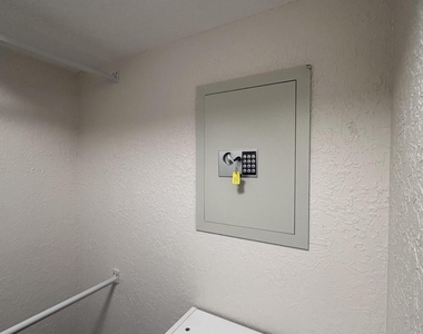 400 Timberwalk Court - Photo Thumbnail 9