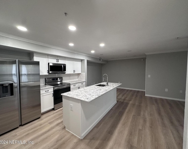 400 Timberwalk Court - Photo Thumbnail 4