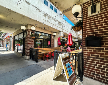 6207 N Winthrop Avenue - Photo Thumbnail 13