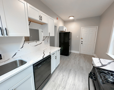 6207 N Winthrop Avenue - Photo Thumbnail 9