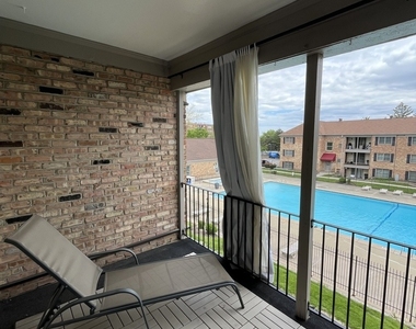 1728 Fayette Walk - Photo Thumbnail 12