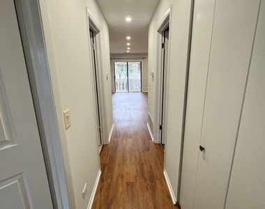 576 Greystone Lane - Photo Thumbnail 5