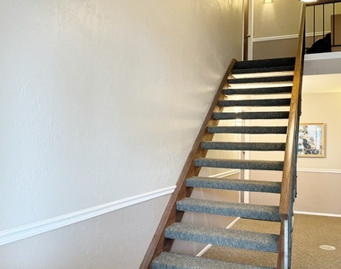 576 Greystone Lane - Photo Thumbnail 12