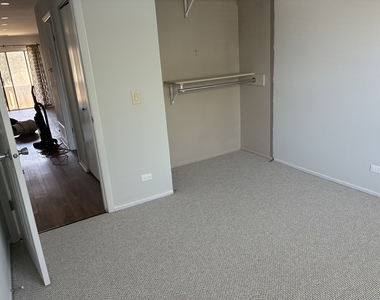 576 Greystone Lane - Photo Thumbnail 13