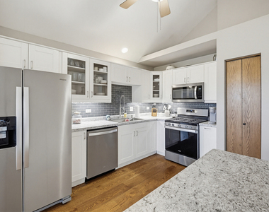 17419 Yakima Drive - Photo Thumbnail 4