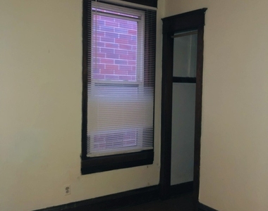 3728 N Bosworth Avenue - Photo Thumbnail 10