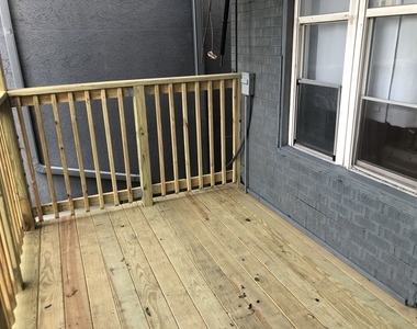 3728 N Bosworth Avenue - Photo Thumbnail 3