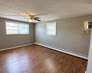 1007 Sheryl Lane - Photo Thumbnail 2