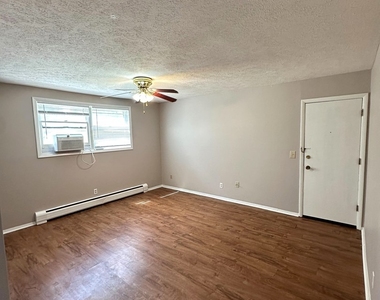 1007 Sheryl Lane - Photo Thumbnail 7
