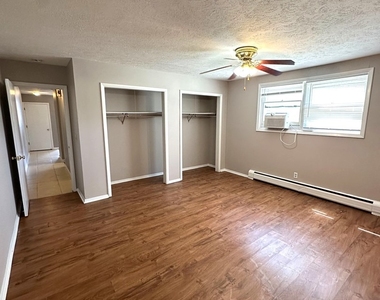 1007 Sheryl Lane - Photo Thumbnail 6