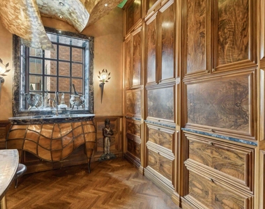 1355 N Astor Street - Photo Thumbnail 19