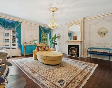 1355 N Astor Street - Photo Thumbnail 43