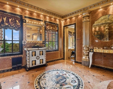 1355 N Astor Street - Photo Thumbnail 37