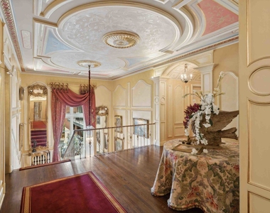1355 N Astor Street - Photo Thumbnail 31
