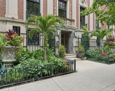 1355 N Astor Street - Photo Thumbnail 1