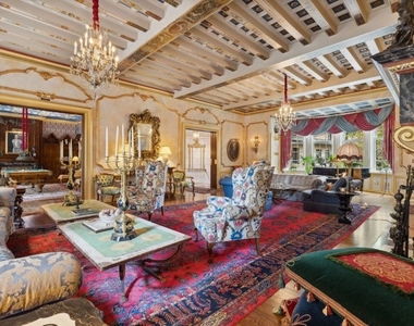 1355 N Astor Street - Photo Thumbnail 15