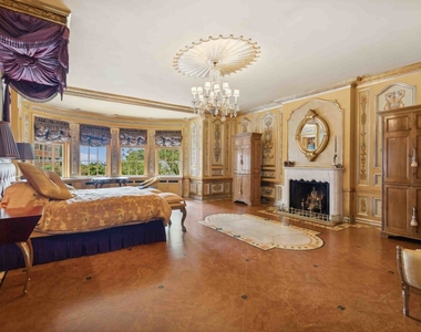 1355 N Astor Street - Photo Thumbnail 35