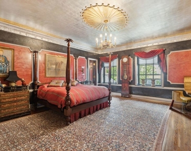 1355 N Astor Street - Photo Thumbnail 38
