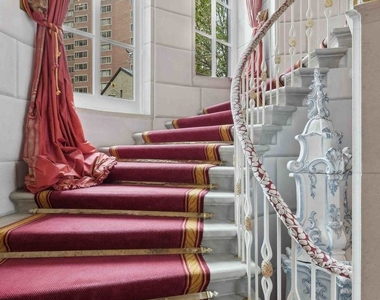 1355 N Astor Street - Photo Thumbnail 9