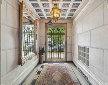 1355 N Astor Street - Photo Thumbnail 48
