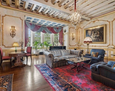 1355 N Astor Street - Photo Thumbnail 17
