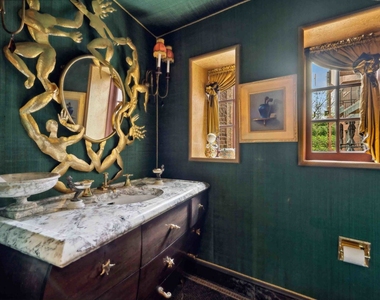 1355 N Astor Street - Photo Thumbnail 28