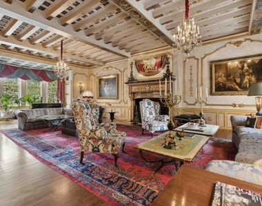 1355 N Astor Street - Photo Thumbnail 13
