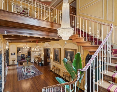 1355 N Astor Street - Photo Thumbnail 30