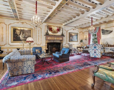 1355 N Astor Street - Photo Thumbnail 14