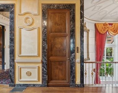 1355 N Astor Street - Photo Thumbnail 49