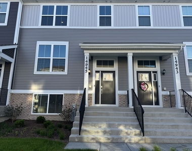 14945 S Mccarthy Circle - Photo Thumbnail 1