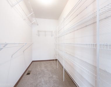 554 Abbeywood Drive - Photo Thumbnail 16