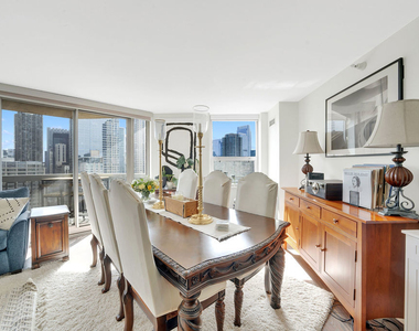 545 N Dearborn Street - Photo Thumbnail 6
