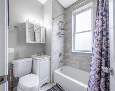 209 S Albany Avenue - Photo Thumbnail 5