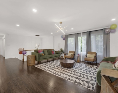 1135 Crestwood Drive - Photo Thumbnail 4