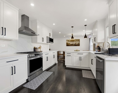 1135 Crestwood Drive - Photo Thumbnail 8