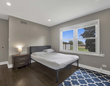 1135 Crestwood Drive - Photo Thumbnail 14