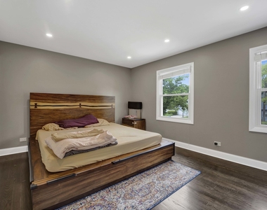 1135 Crestwood Drive - Photo Thumbnail 16