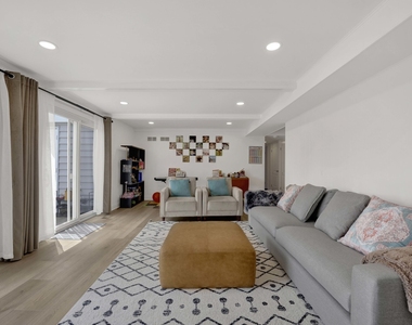 1135 Crestwood Drive - Photo Thumbnail 24