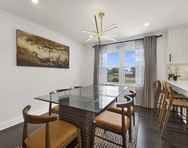 1135 Crestwood Drive - Photo Thumbnail 6