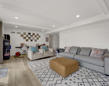 1135 Crestwood Drive - Photo Thumbnail 23