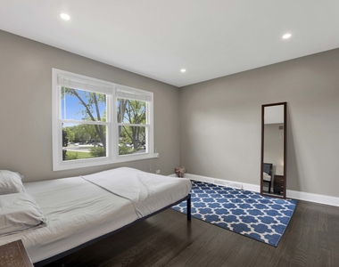 1135 Crestwood Drive - Photo Thumbnail 13