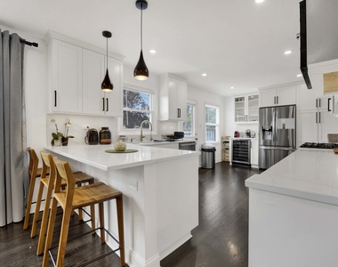 1135 Crestwood Drive - Photo Thumbnail 7