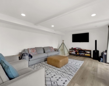 1135 Crestwood Drive - Photo Thumbnail 22