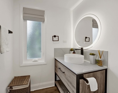 1135 Crestwood Drive - Photo Thumbnail 18